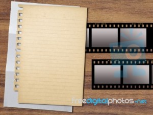 paper-and-filmstrips-10074994